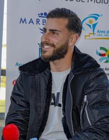 Imagen secundaria 2 - Varios momentos del acto organizado por la Asociación de Periodistas Deportivos de Málaga y Fundación La Caixa en el Campo Municipal La Virreina.