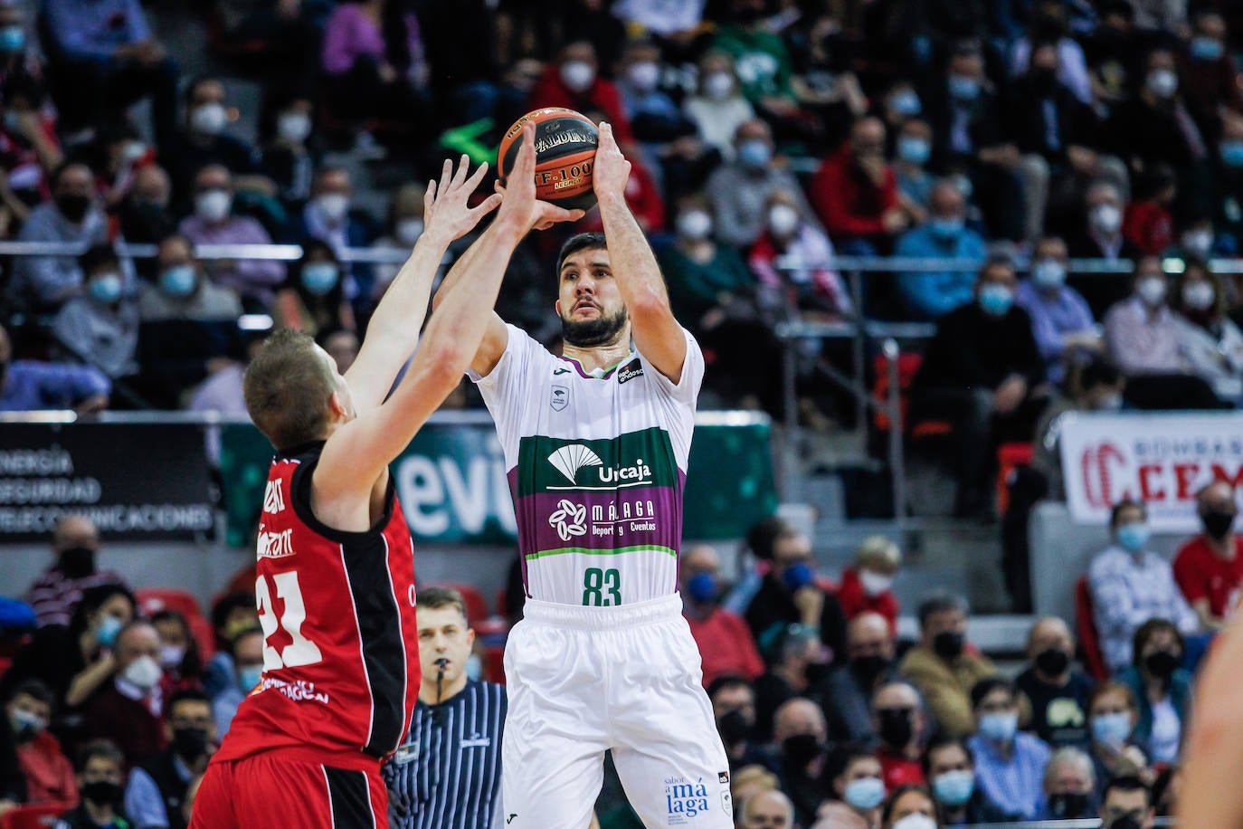 El Unicaja, impotente, fue por detrás en el marcador todo el partido 