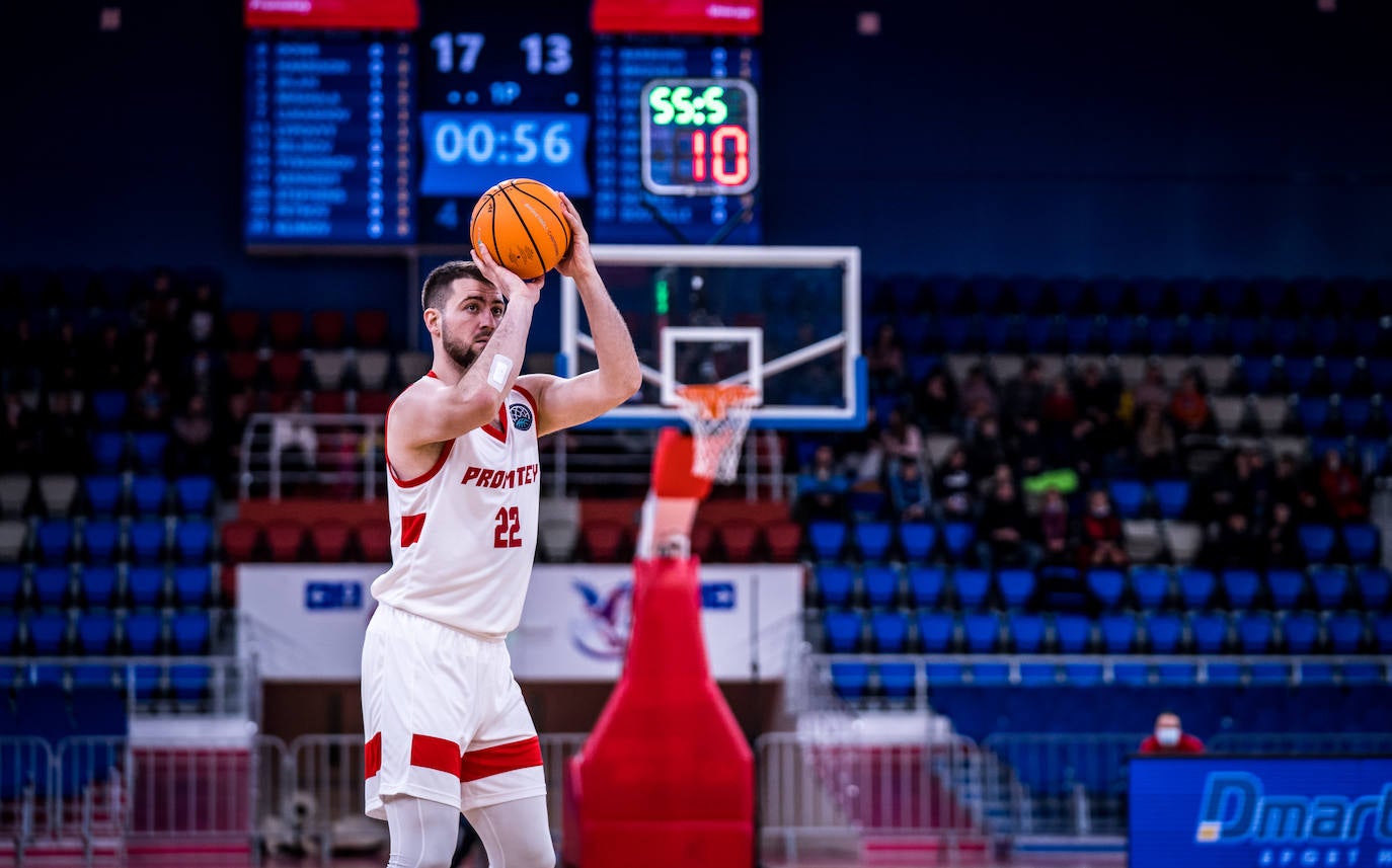 Derrota del Unicaja en su visita al Prometey, en la Champions League. 