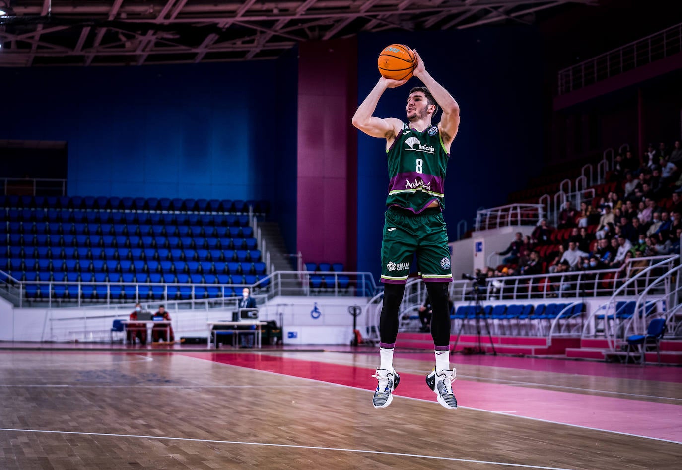 Derrota del Unicaja en su visita al Prometey, en la Champions League. 