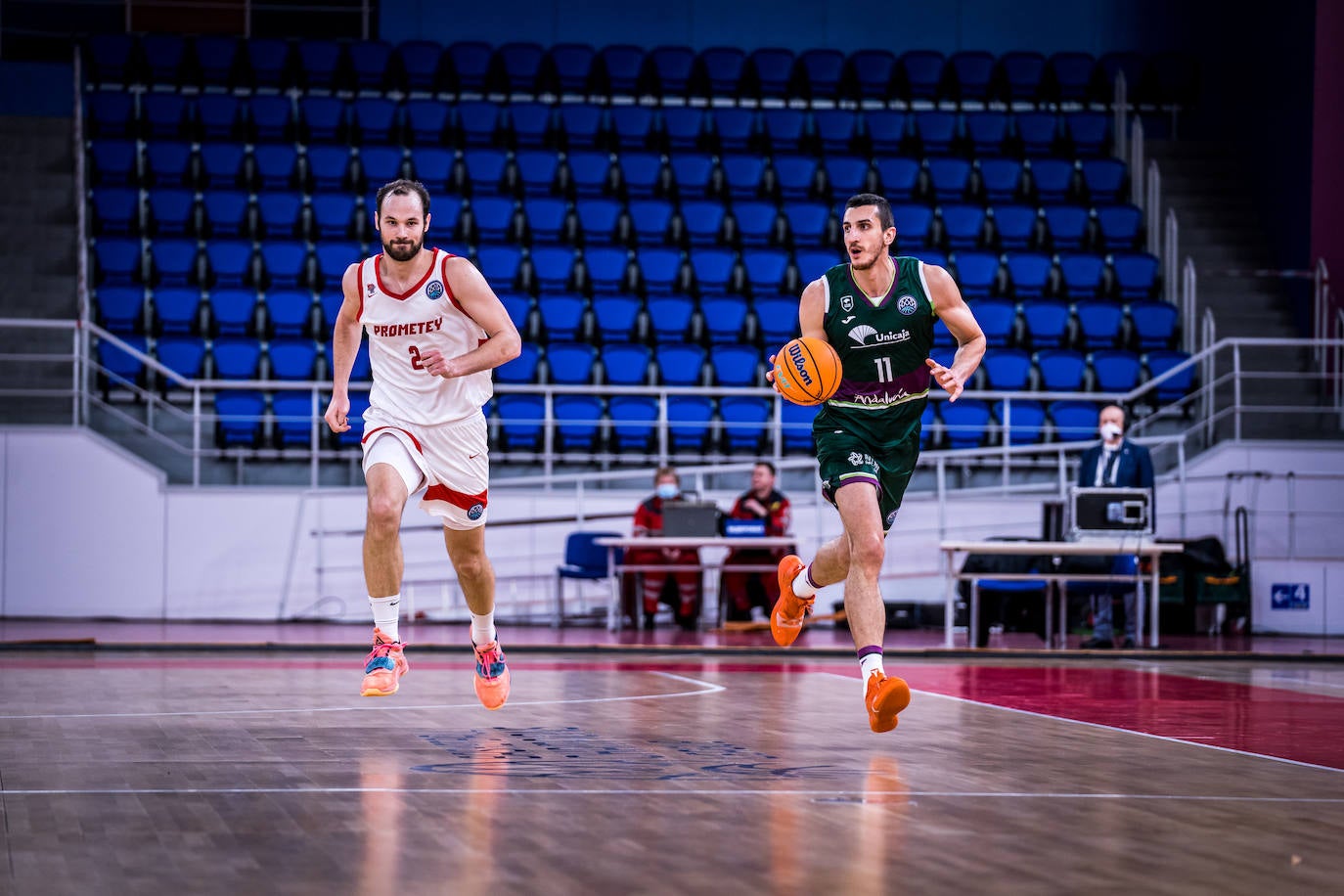 Derrota del Unicaja en su visita al Prometey, en la Champions League. 