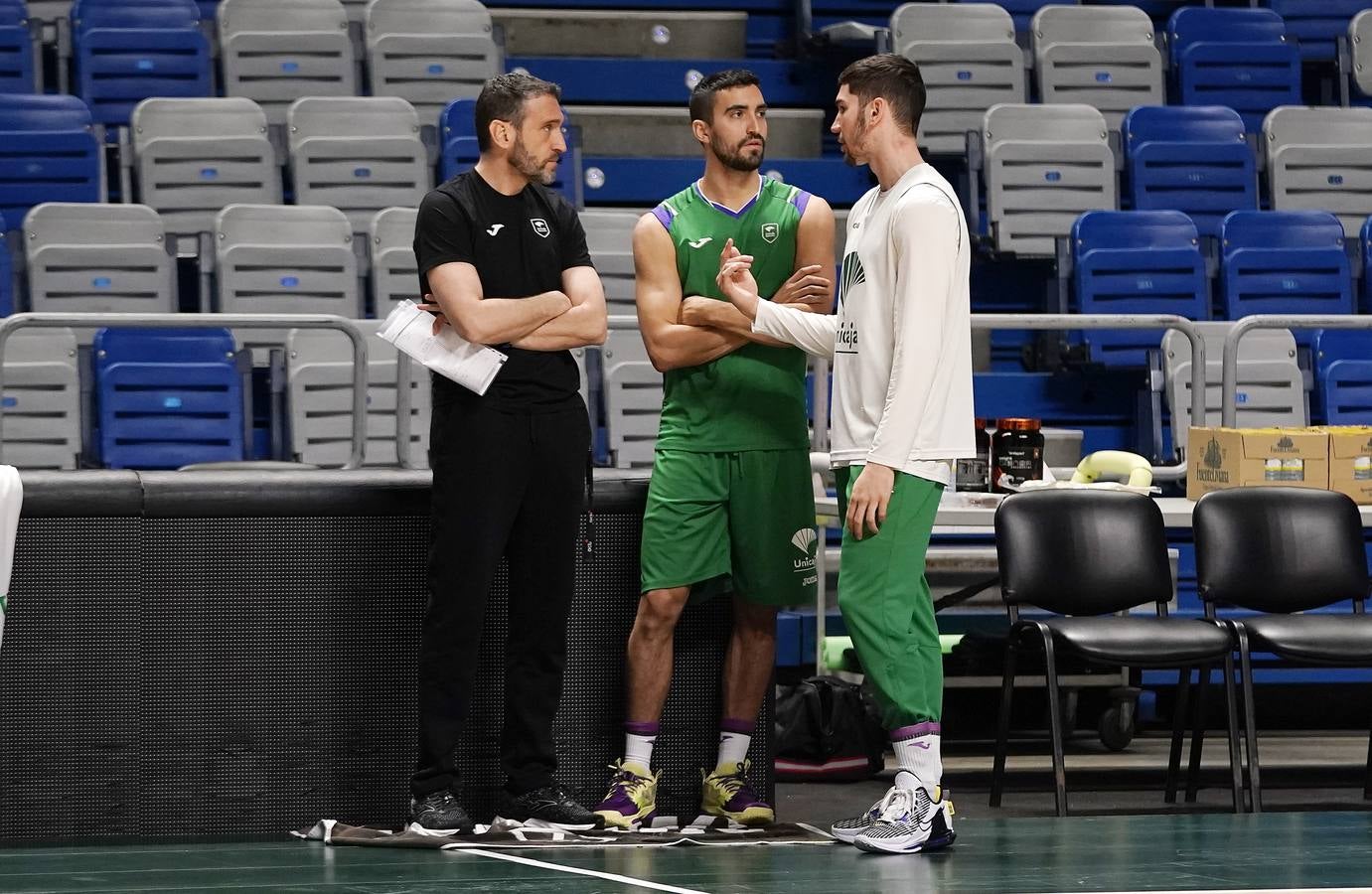 Ibon Navarro dirigió este mediodía su primer entrenamiento como técnico del Unicaja.