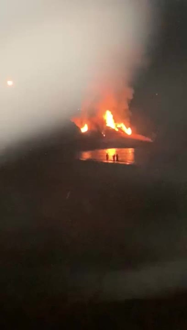 Declarado un incendio en Nerja, junto a la playa de Burriana