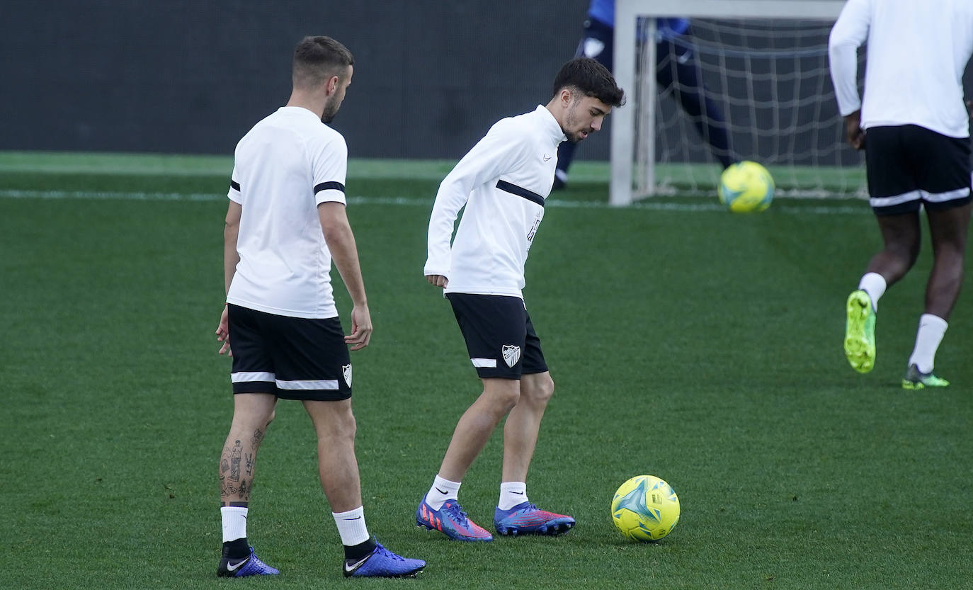 El canterano Ale Benítez, durante un entrenamiento con el primer equipo esta semana.