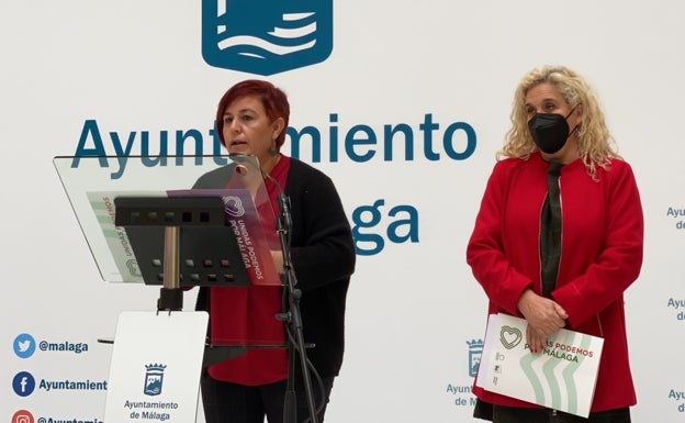 Paqui Macías, portavoz de Unidas Podemos, en una rueda de prensa en la Casona con la viceportavoz Remedios Ramos.