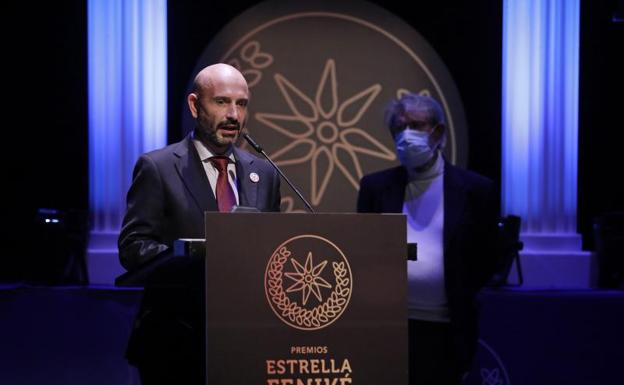 Imagen principal - Premios &#039;Estrella Feniké&#039; de la Asociación Cultural Zegrí: Implicados con Málaga