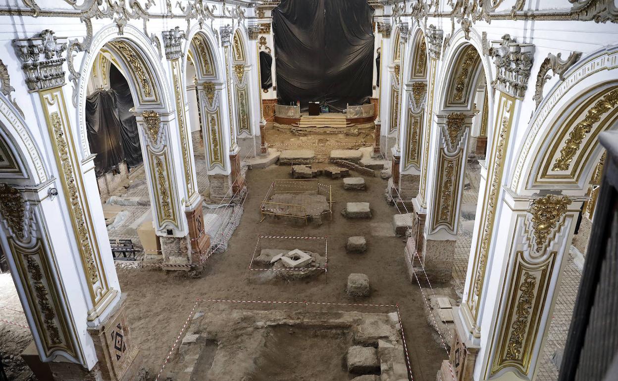 Las obras sacaron a la luz varias criptas y enterramientos. 
