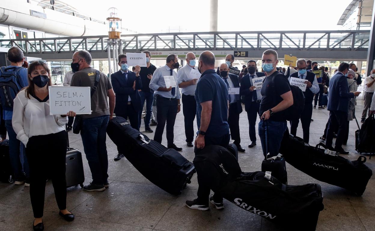 Turistas llegan a la Costa del Sol para disfrutar de la práctica del golf. 