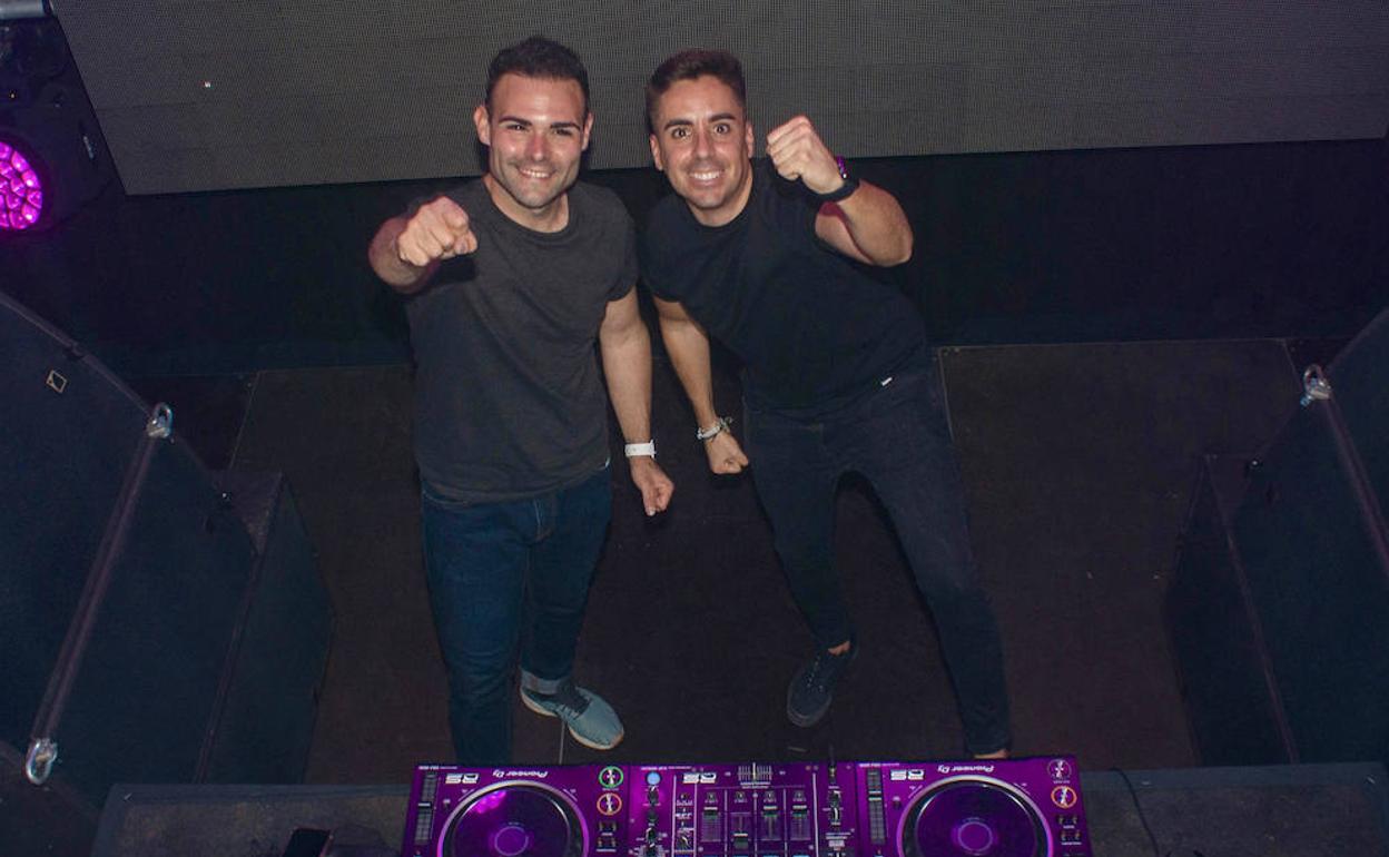 El dúo malagueño de DJs y productores Vicman Romero & Mike Sildavia.