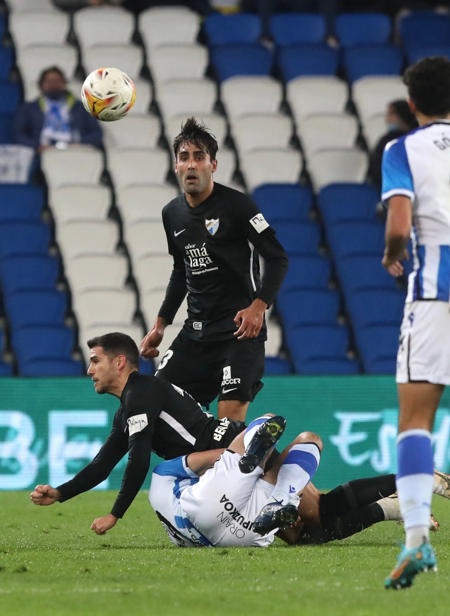 Sin energía ni actitud ni respuesta desde el banquillo, concedió un 2-0 a la Real B y después quiso mejorar su imagen, pero sin pegada