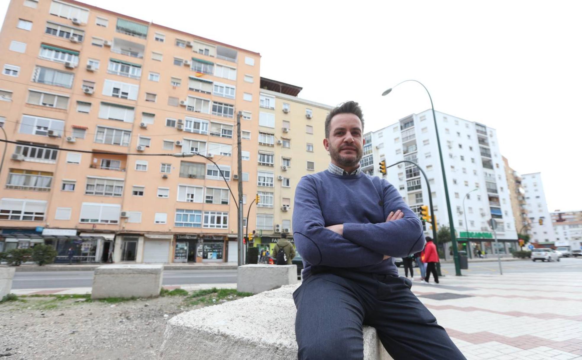 Pedro José Ruiz trabaja actualmente como trabajador social. 