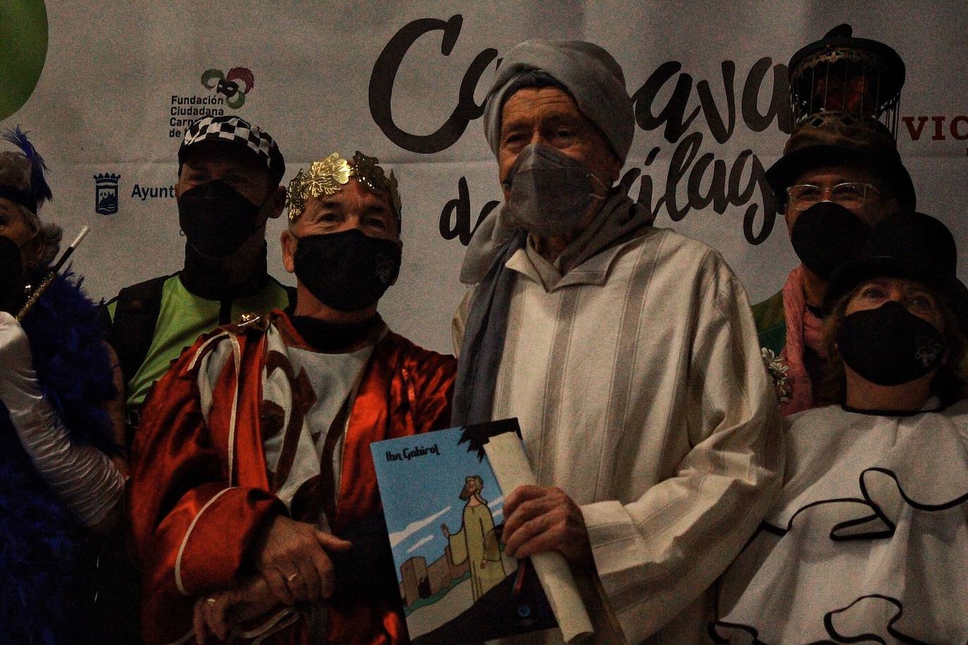 Ambiente de gran noche en la final del Carnaval en el Teatro Cervantes 