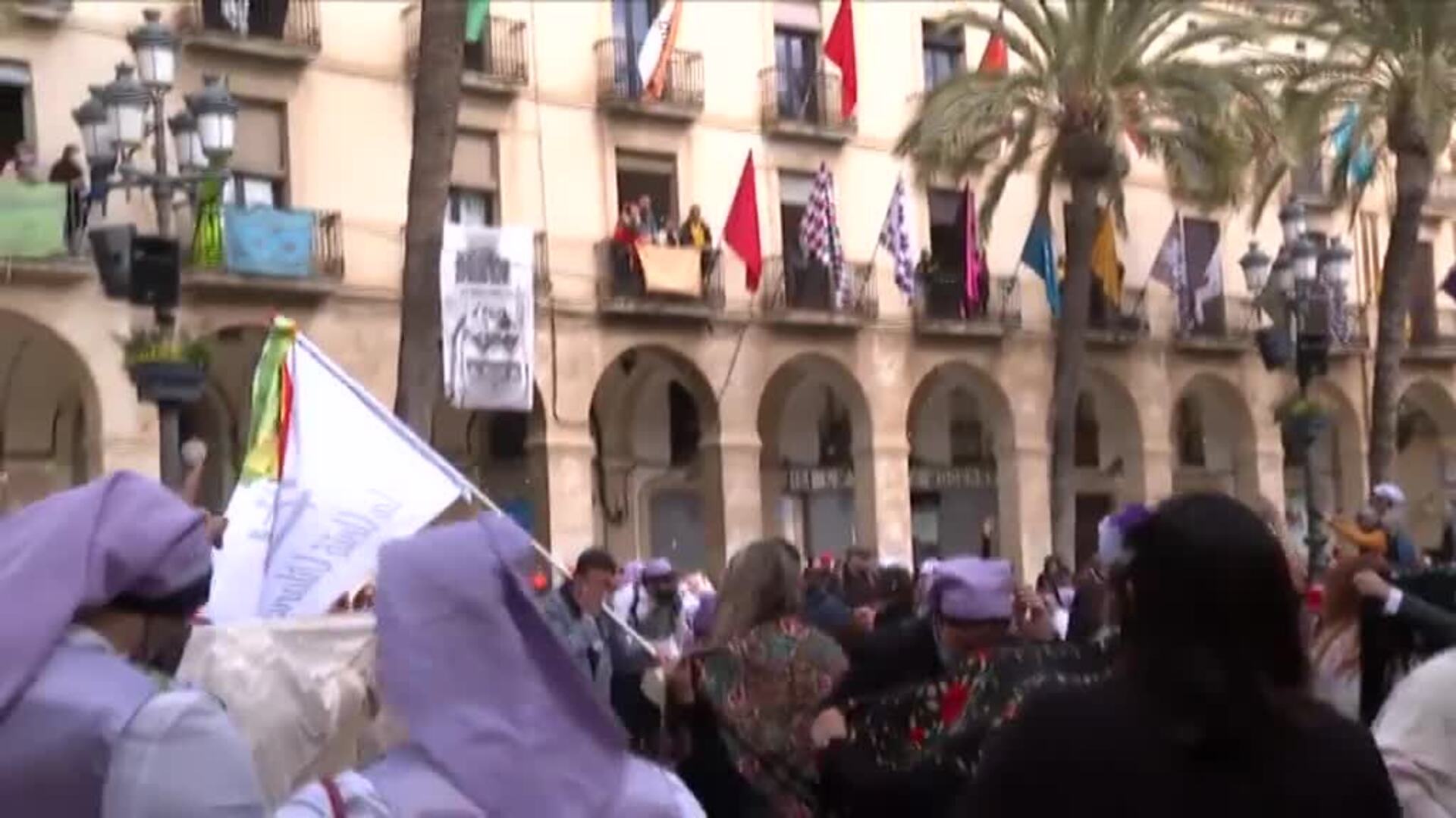 Guerras de caramelos, peticiones de matrimonio Así hemos celebrado el  Carnaval