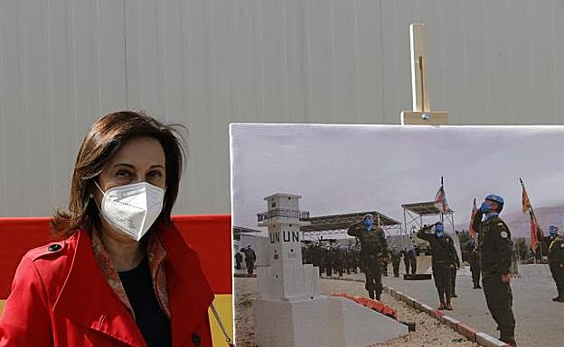 Robles anuncia el refuerzo de los contingentes desplegados en la frontera con Rusia