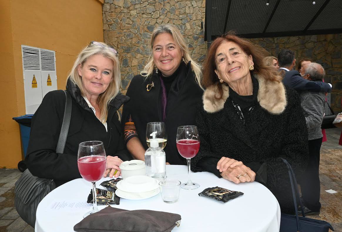 Reciben el reconocimiento el doctor Antonio Díaz Roca, las Hermanas de María Auxiliadora y a la institución benéfica Bancosol