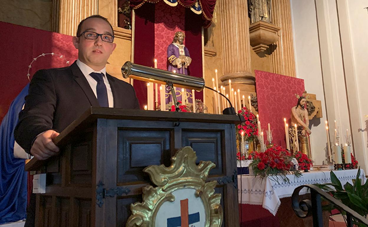 El historiador Javier García Quintana pregonando el Martes Santo 