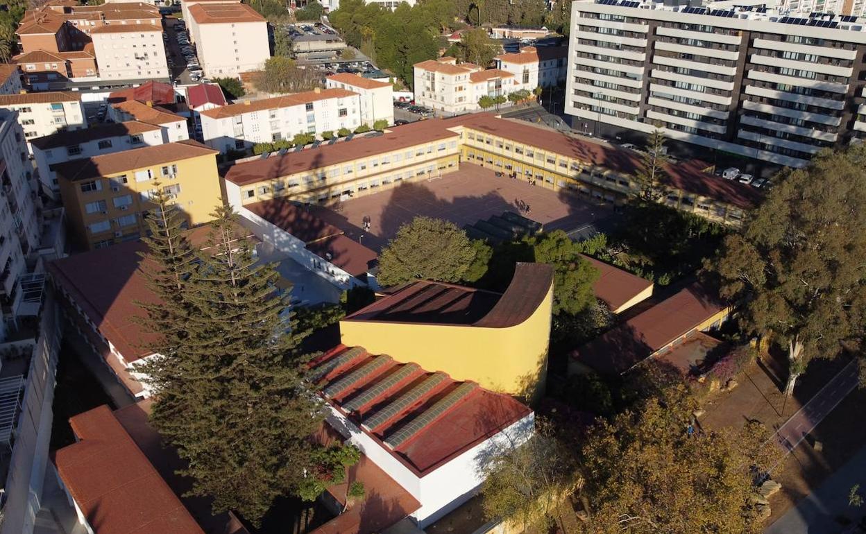 El instituto Nuestra Señora de la Victoria, Martiricos, en una vista desde el aire.