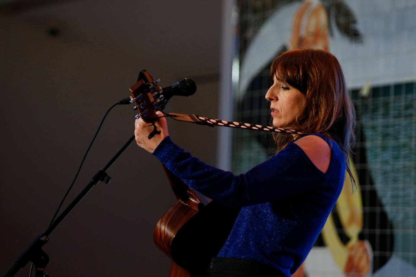 La cantautora Tulsa, en el Aula de Cultura de SUR este jueves. 