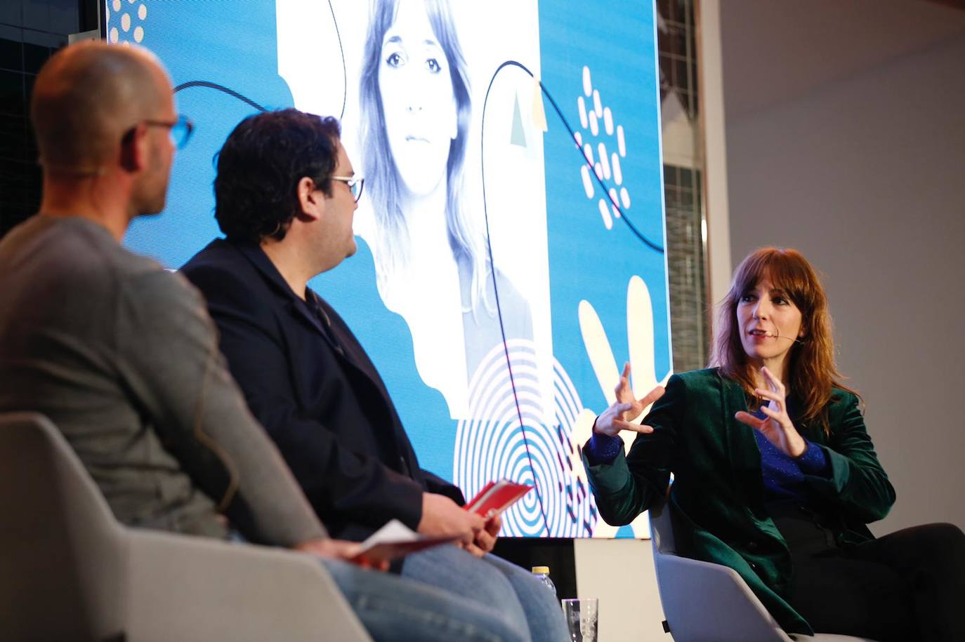 La cantautora Tulsa, en el Aula de Cultura de SUR este jueves. 