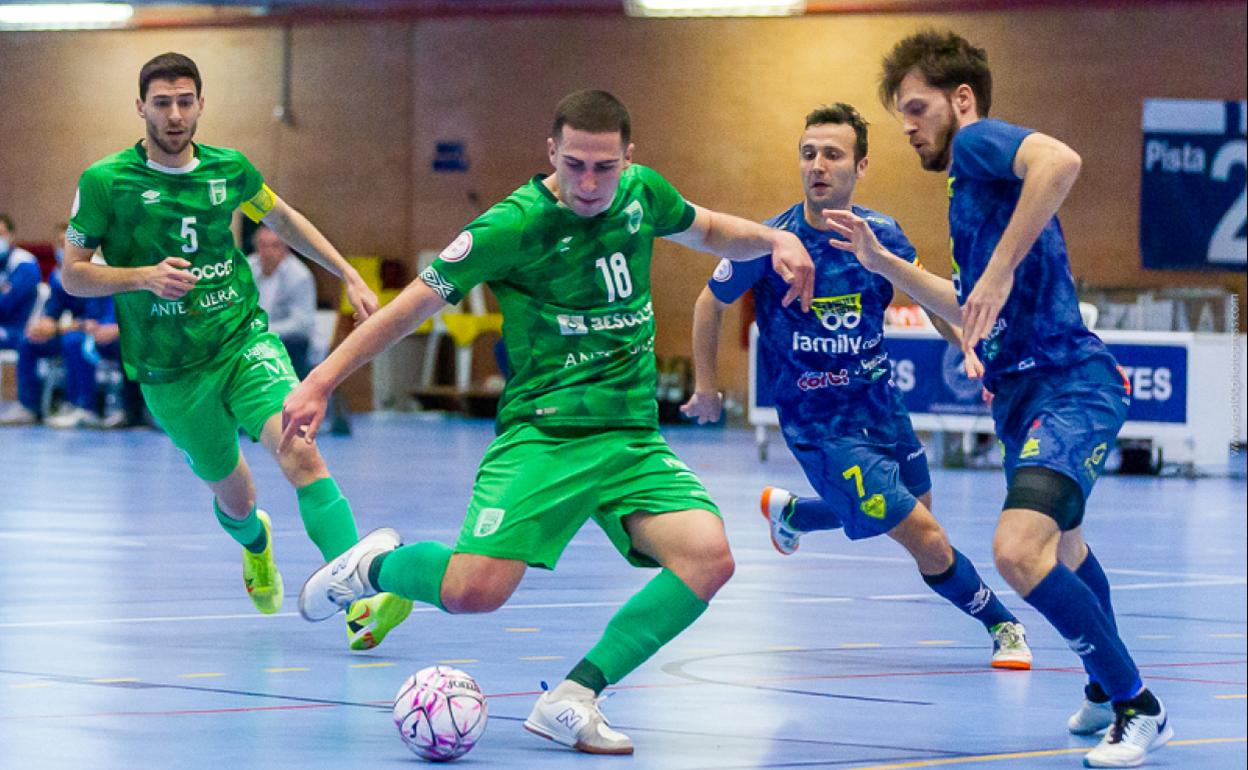 El deportivo gesto del BeSoccer UMA Antequera que acapara elogios