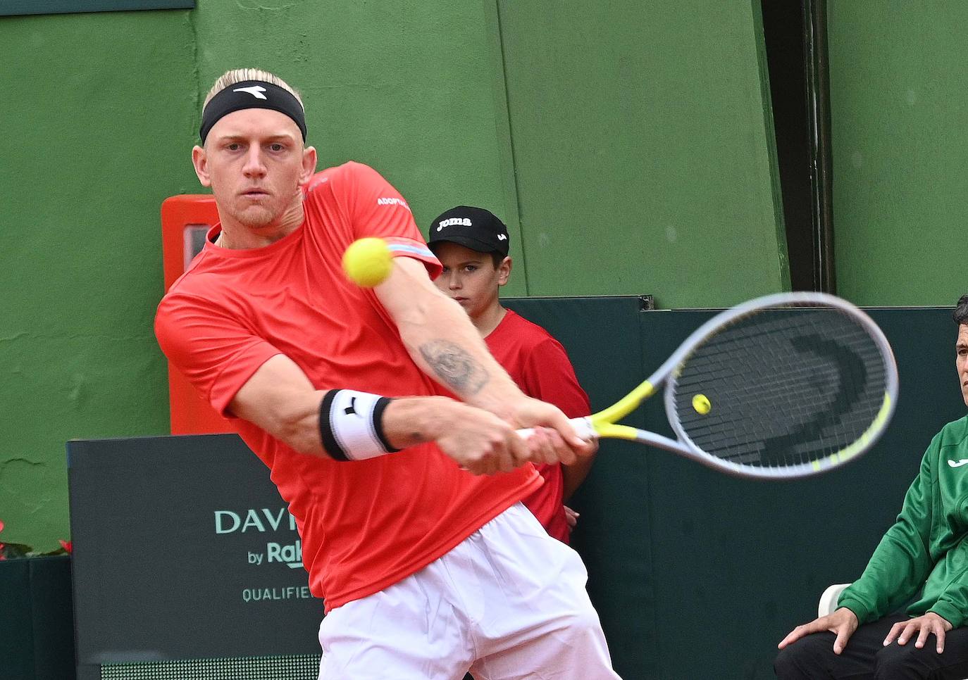 Davidovich y Martínez se enfrentan a Rumanía en el partido de dobles celebrado este sábado 5 de marzo en Marbella.