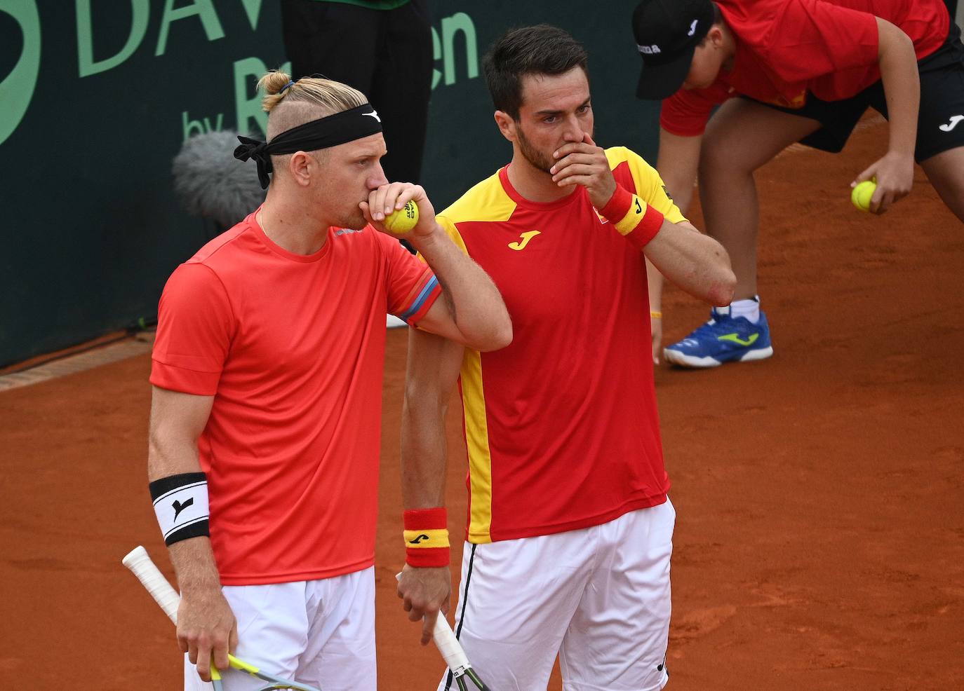 Davidovich y Martínez se enfrentan a Rumanía en el partido de dobles celebrado este sábado 5 de marzo en Marbella.