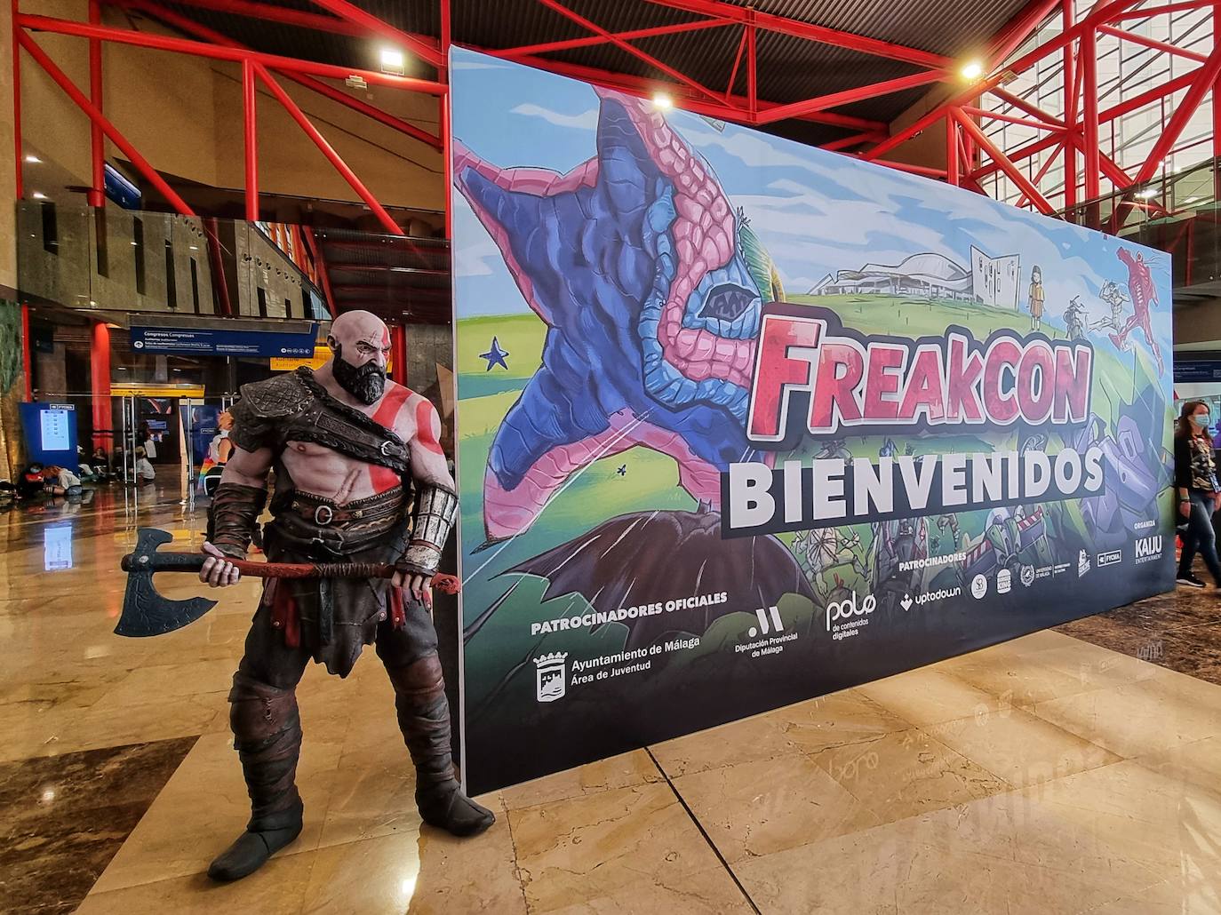 El Palacio de Ferias y Congresos de Málaga se llena durante este fin de semana de miles de seguidores de series, cómics y videojuegos. 