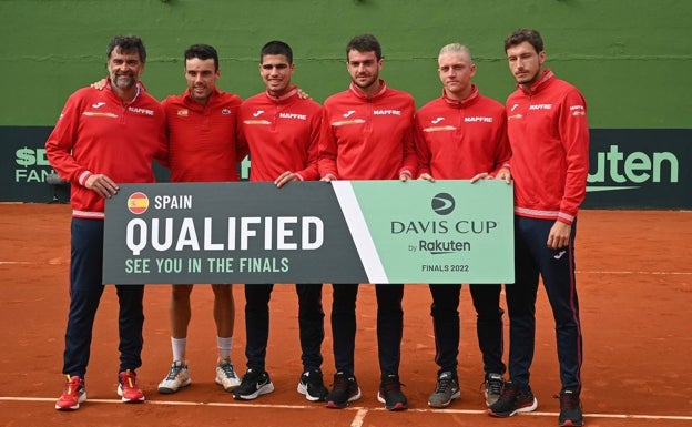 Bruguera, Bautista, Alcaraz, Martínez, Davidovich y Carreño, tras la clasificación. 