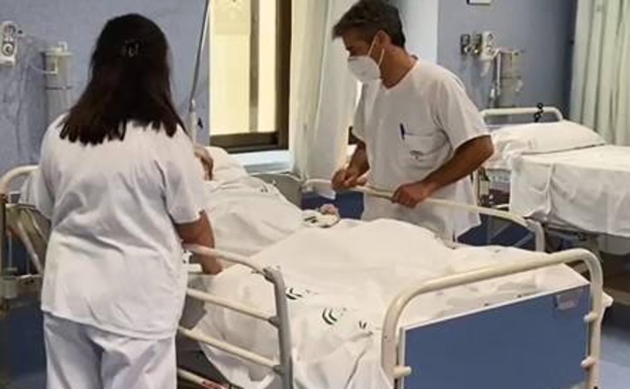 El descenso de hospitalizados Covid se estanca esta semana en Málaga