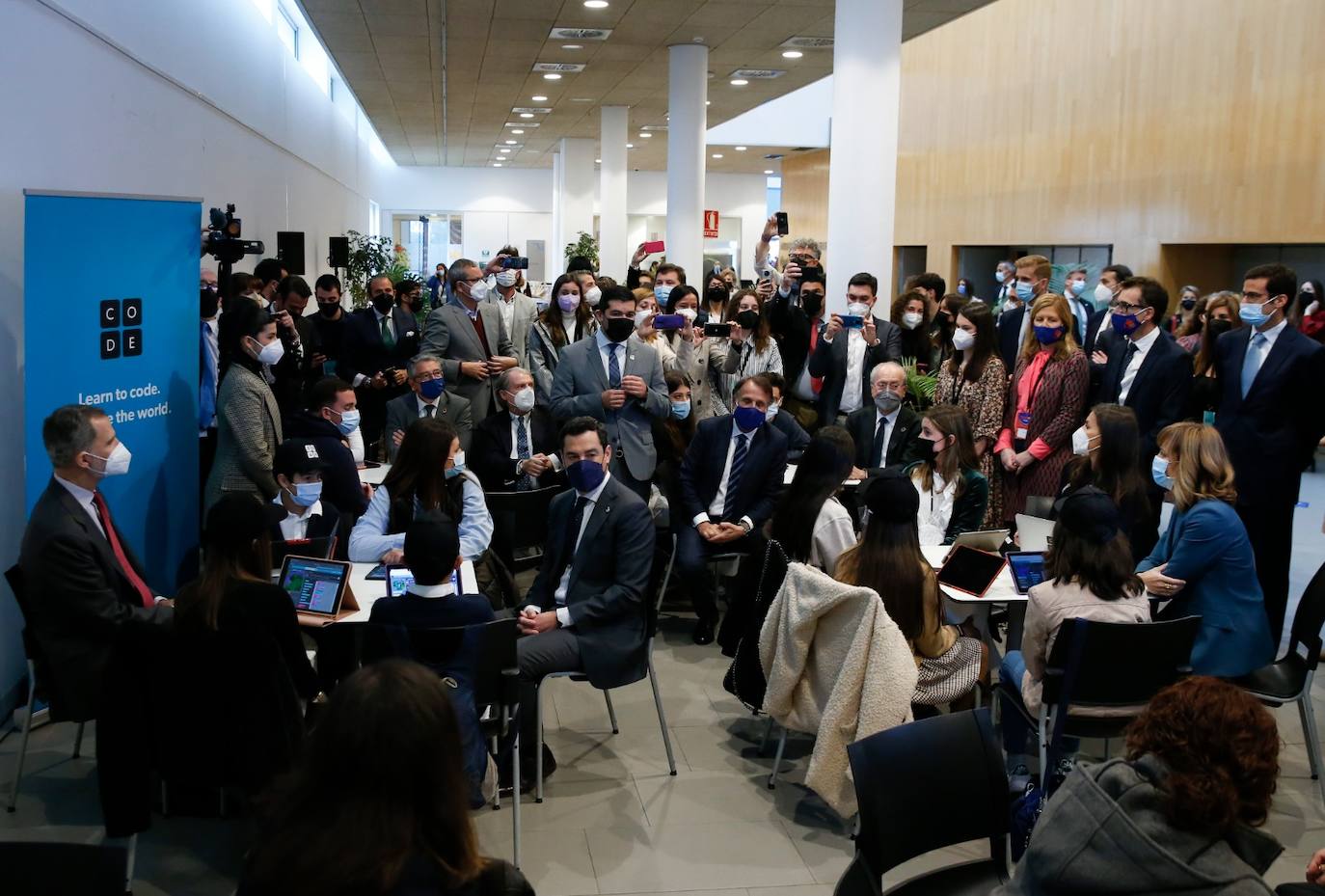 Don Felipe y doña Letizia estrenan el ambicioso proyecto sobre emprendimiento juvenil que ha escogido Málaga como primera para de su gira nacional