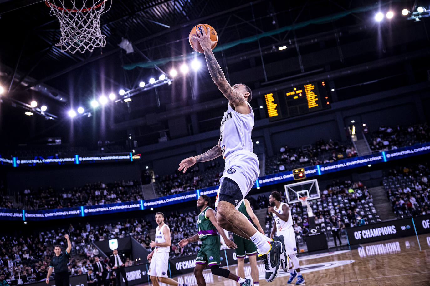 Fotos: Las mejores imágenes de la victoria del Unicaja en la cancha del Cluj (70-86)