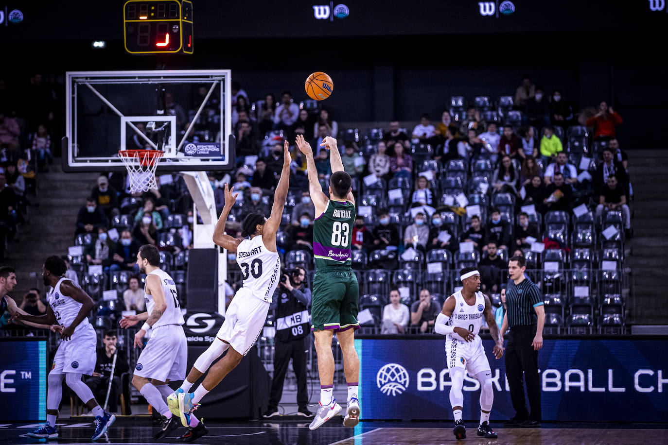 Fotos: Las mejores imágenes de la victoria del Unicaja en la cancha del Cluj (70-86)