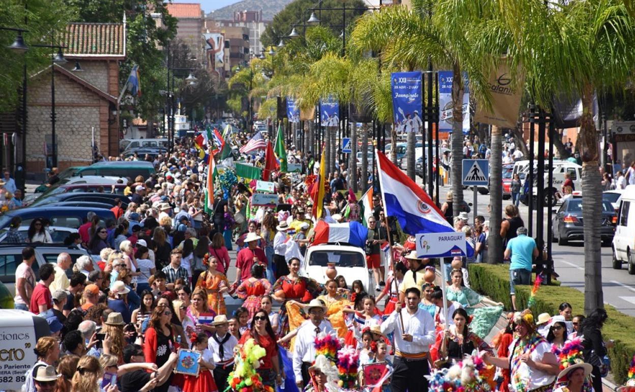 La Feria de los Países es el evento más multitudinario de Fuengirola junto con la Feria del Rosario
