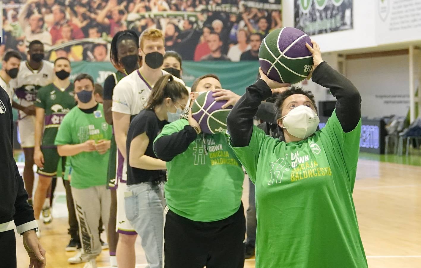 Fotos: La especial jornada del Unicaja con Málaga Down