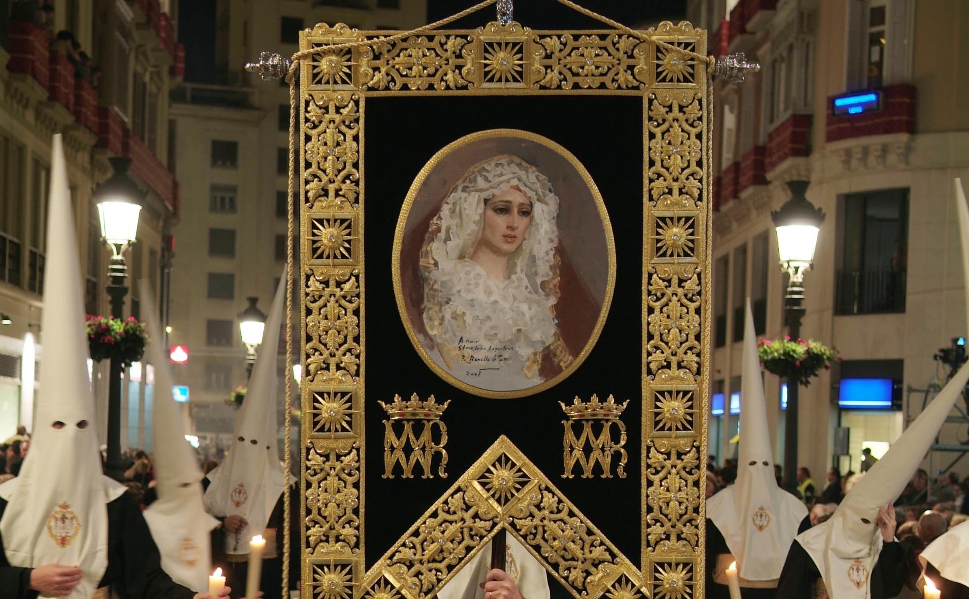 Estandarte de la Virgen de las Angustias, de la Hermandad del Descendimiento. 