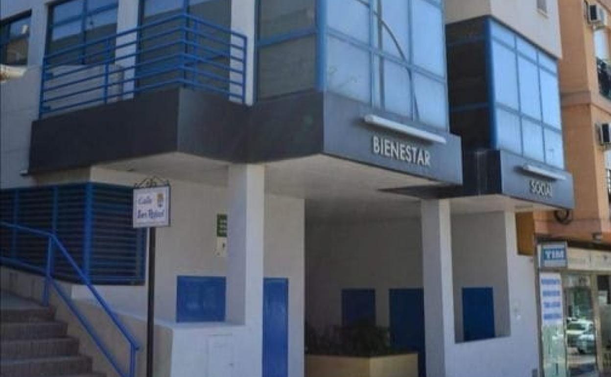 Fachada principal de Bienestar Social en Rincón de la Victoria. 
