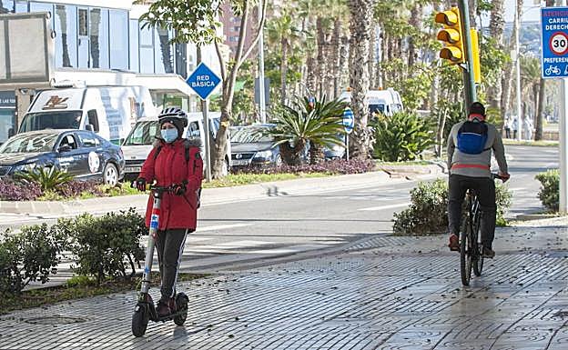 Los patinetes eléctricos no podrán circular por las aceras con la nueva Ley de Tráfico. 