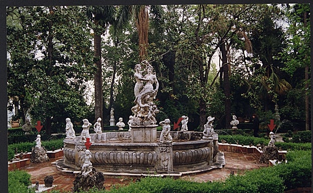 En la foto, foto de archivo del jardín de El Retiro en la que aparece la fuente de la sirena.