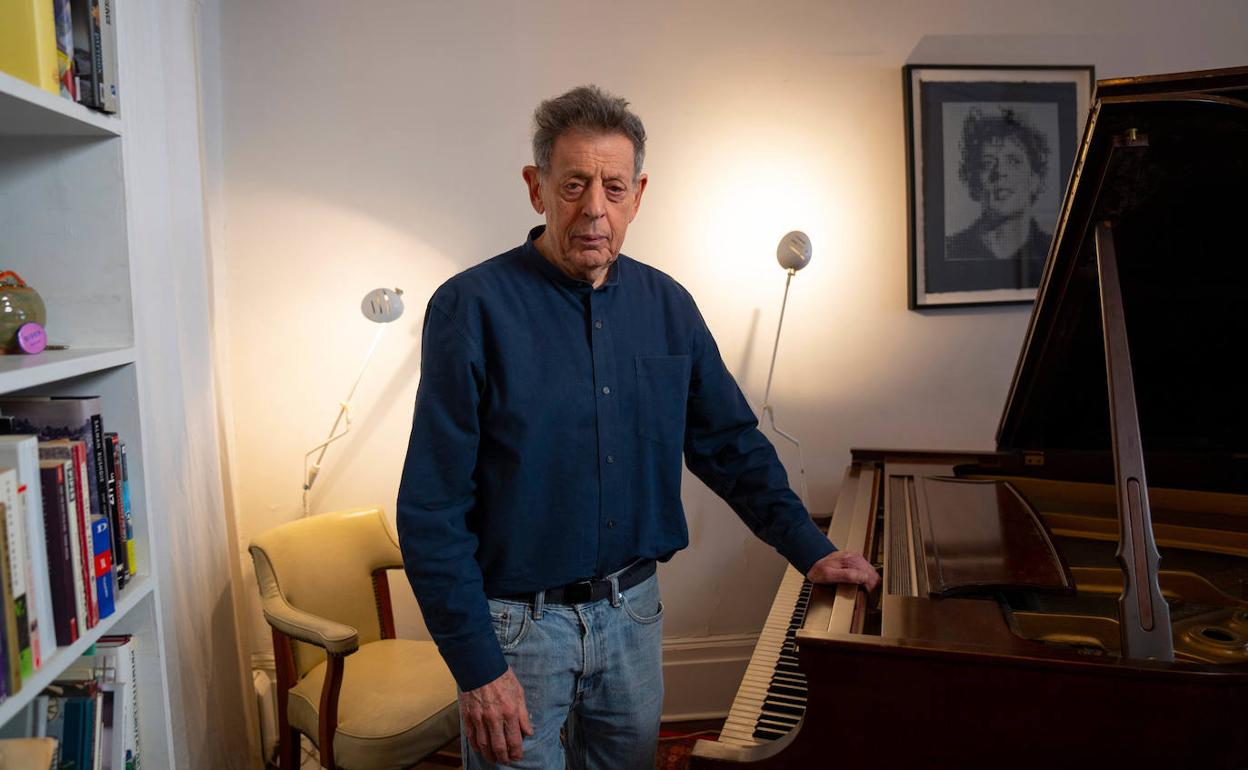 Philip Glass, de 85 años, ha compuesto más de 25 óperas y la banda sonora de medio centenar de películas. 