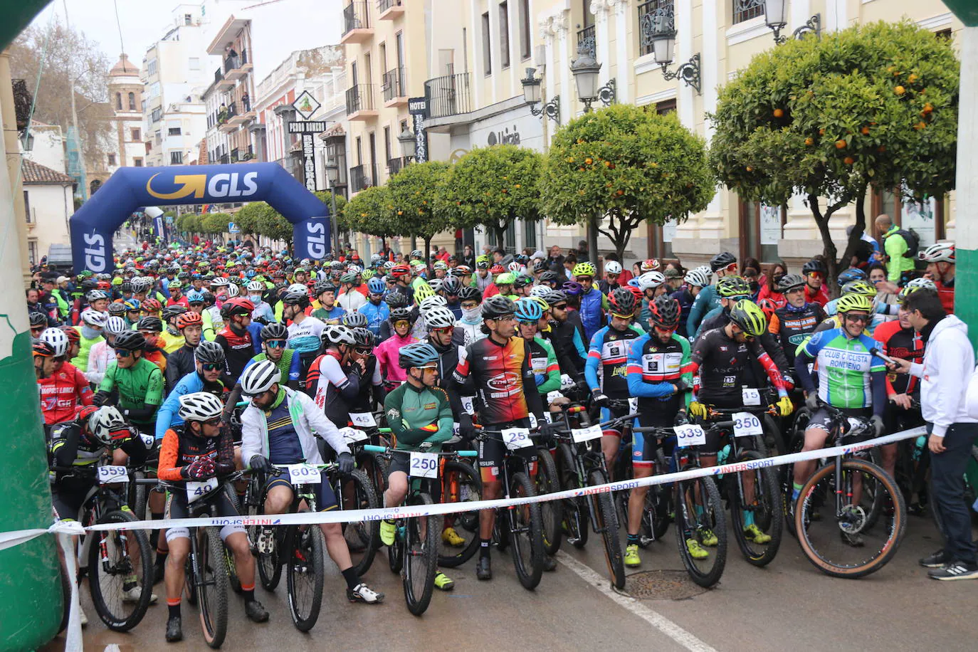 Unas 5.000 personas han participado este sábado 26 de marzo en el XVII Homenaje a la Legión, una carrera que organiza el Ayuntamiento de la ciudad del Tajo para elogiar a esta unidad militar con sede en la localidad.