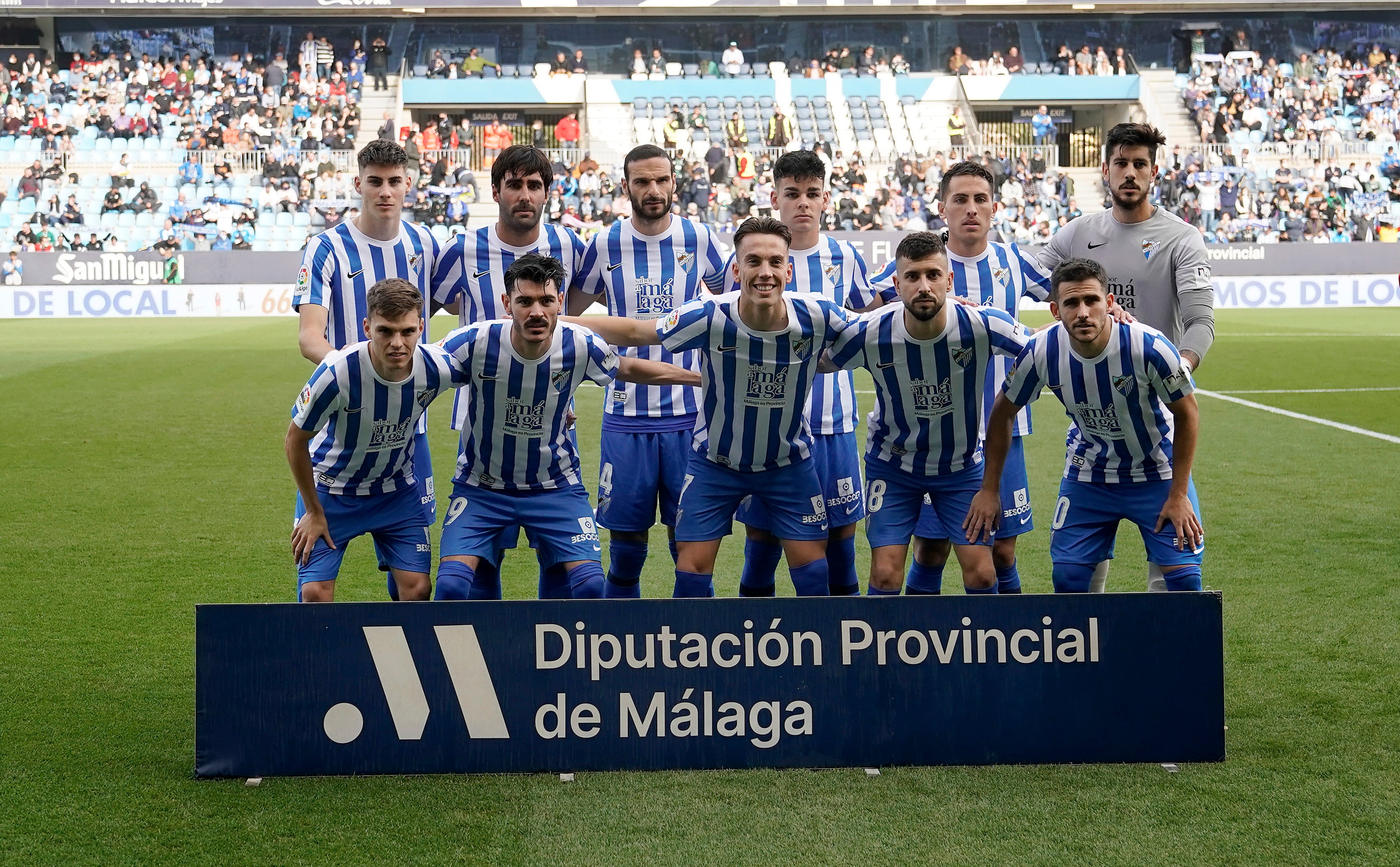 Derrota del Málaga en casa ante el Huesca (0-2). 