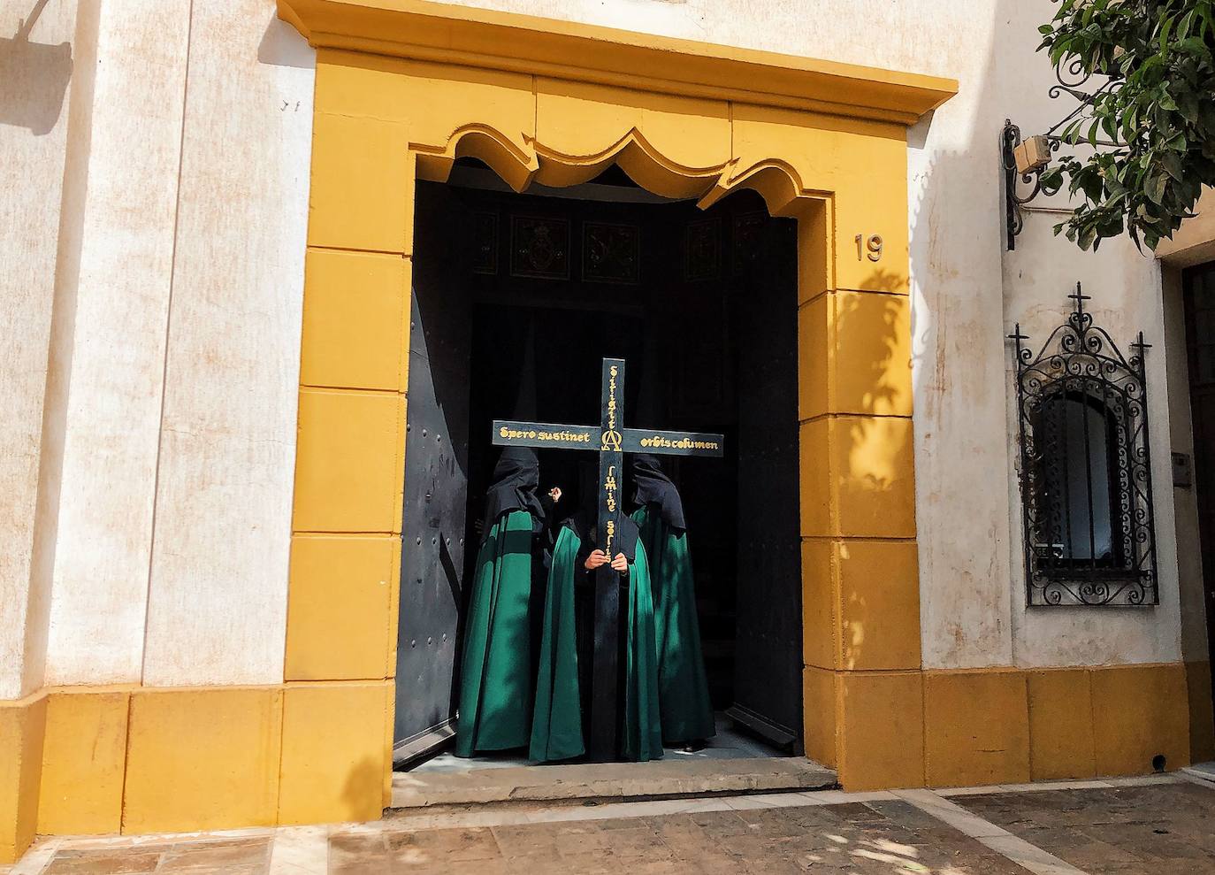 Lágrimas del Carmen y Nuestra Señora del Sol desfilaron por sus barrios