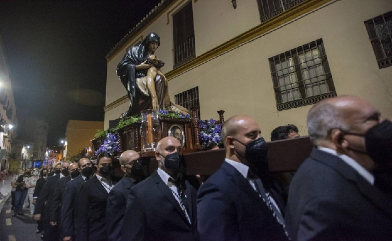 Portadores de la Piedad, en el traslado a la Catedral del pasado 19 de septiembre. 