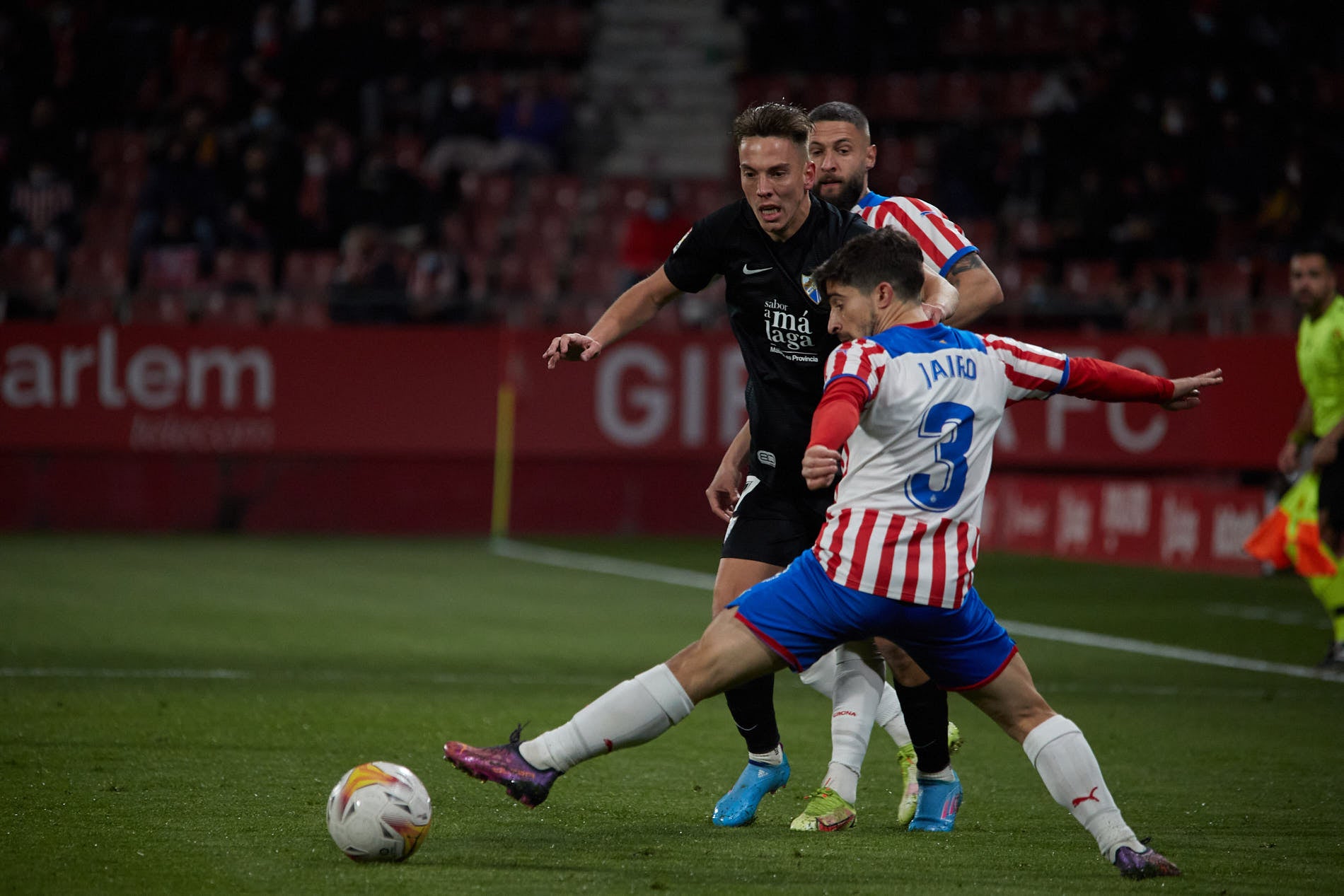 El Málaga pierde por la mínima en Girona en buen partido en cuanto a juego pero donde volvió a sufrir la falta de puntería. Desaprovechó múltiples ocasiones... sobre todo en las botas de Brandon.