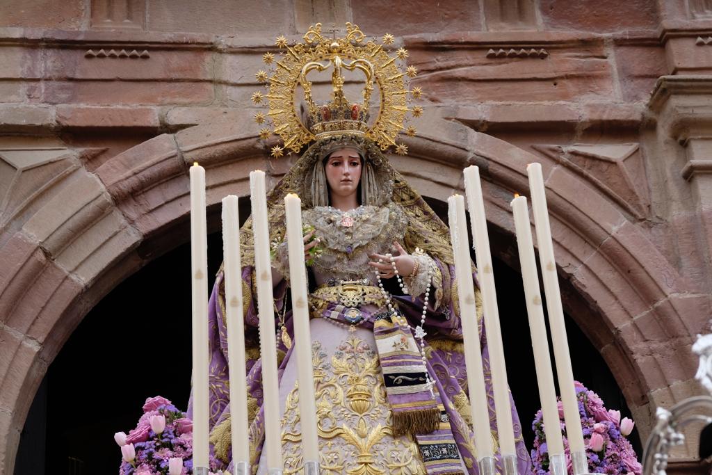 Sangre ha abierto el domingo una jornada en la que nueve cofradías trasladarán a sus imágenes