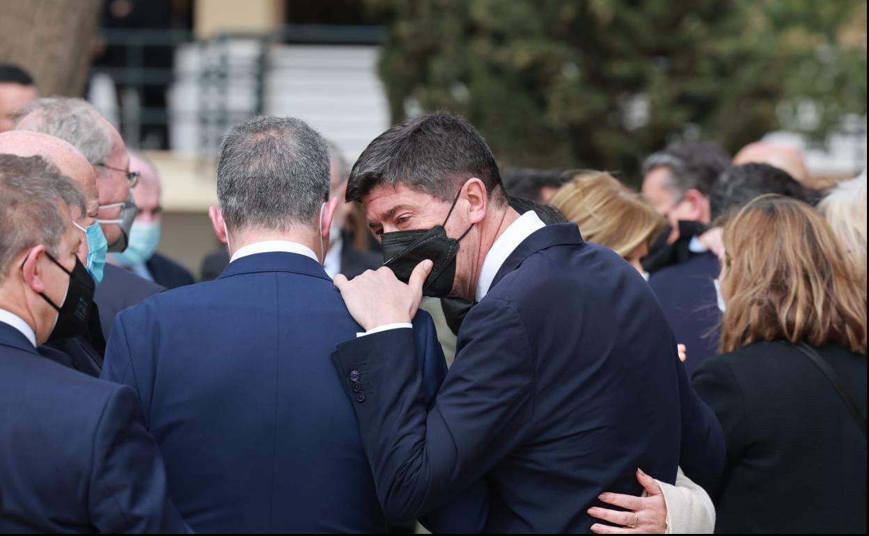 Especialmente conmovidos estaban el vicepresidente Juan Marín y la consejera Rocío Blanco