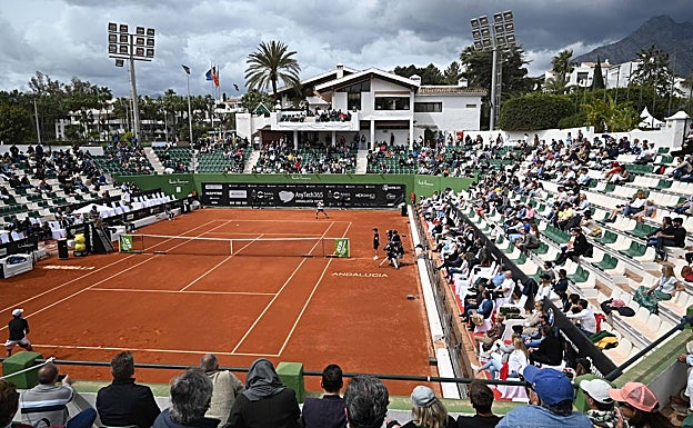 Panorámica de la central de Puente Romano este domingo. 
