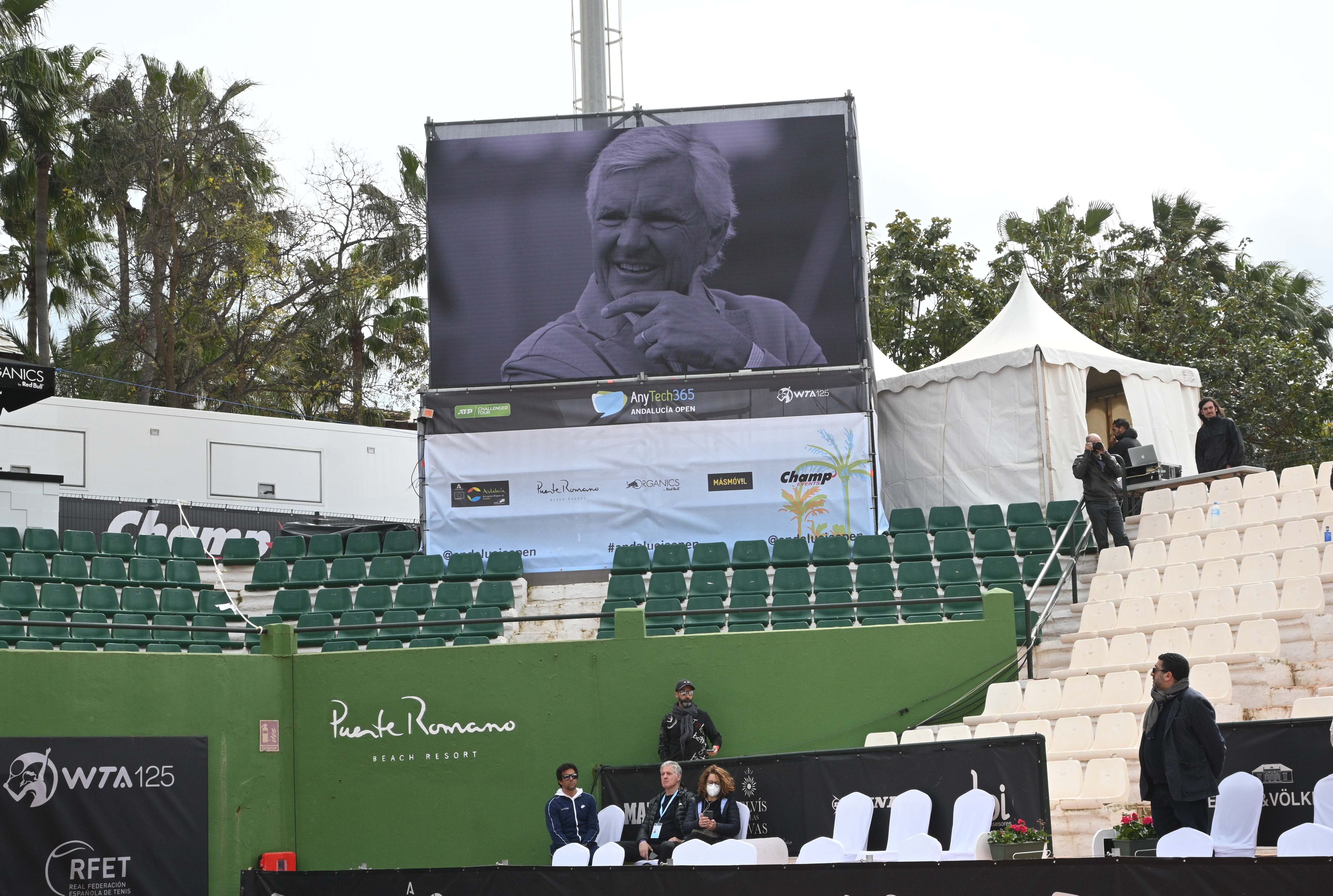 Munar se desquita al fin. A la cuarta oportunidad el tenista balear vence en una final en Puente Romano, mientras que la egipcia Sherif gana sin ceder un solo set en el primer WTA 125