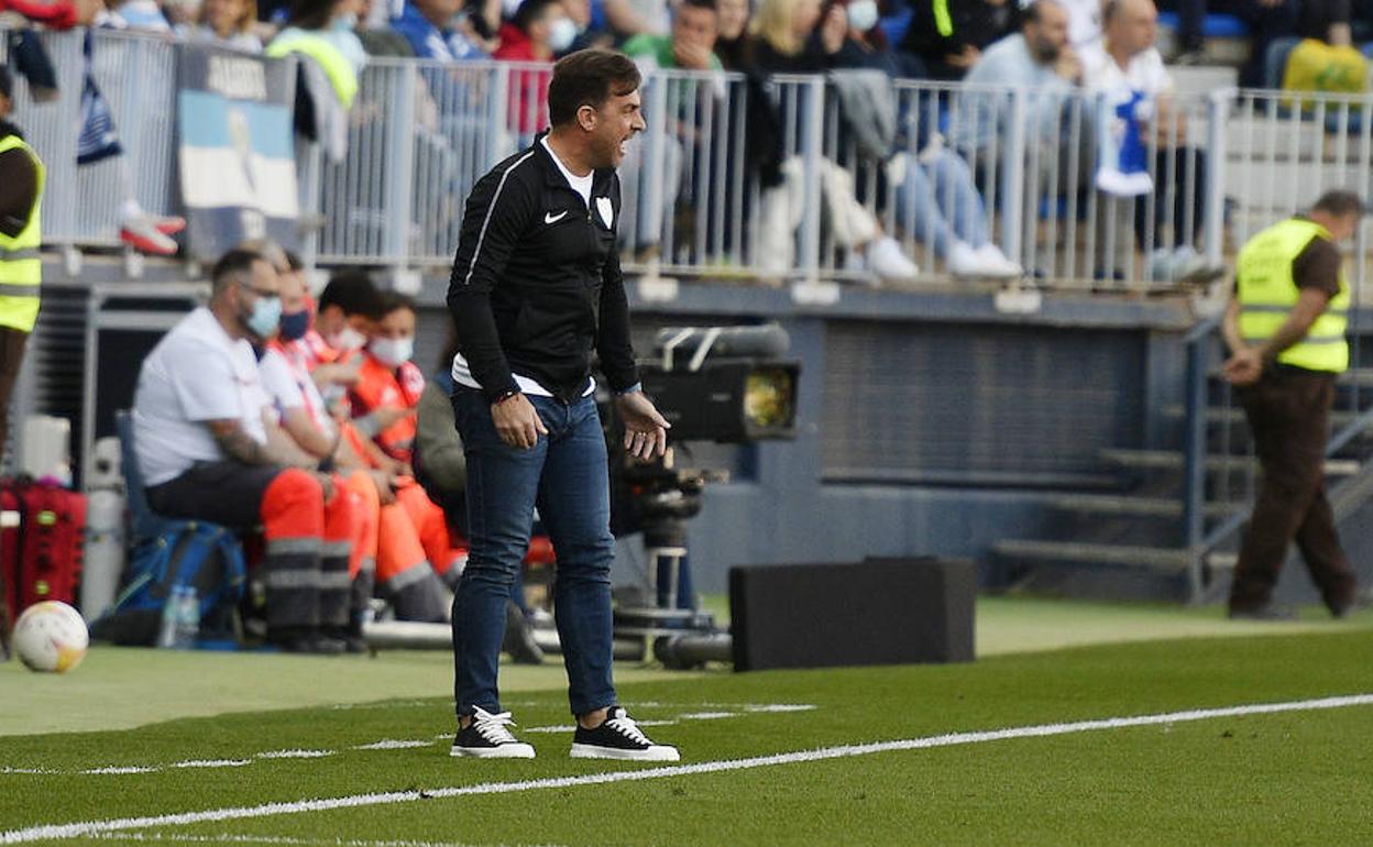 Pablo Guede, entrenador del Málaga, durante el partido contra el Valladolid.