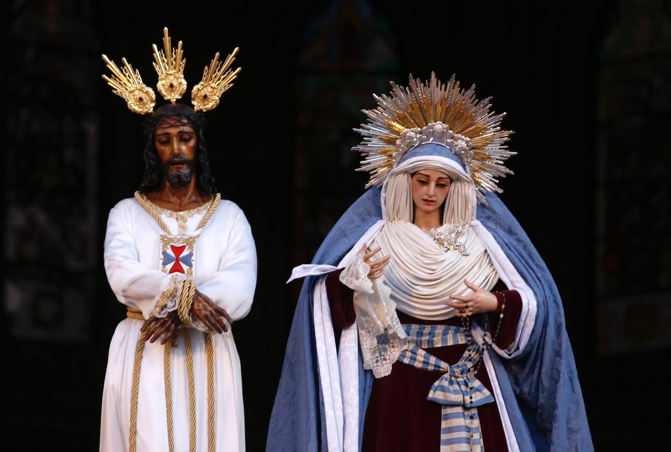 Las mejores imágenes de la tradicional misa del alba y posterior traslado del Cautivo y la Virgen de la Trinidad hasta su casa hermandad.